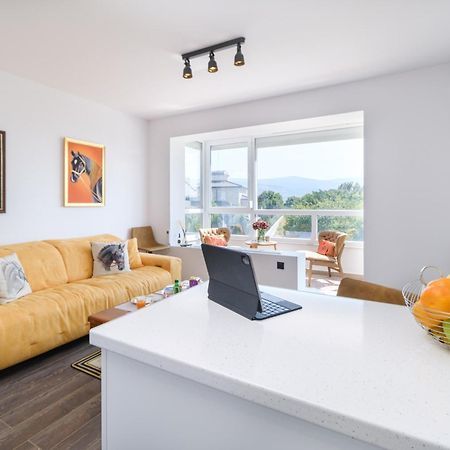 Serene Luxe Oasis Retreat On The Outskirts 플로브디프 외부 사진